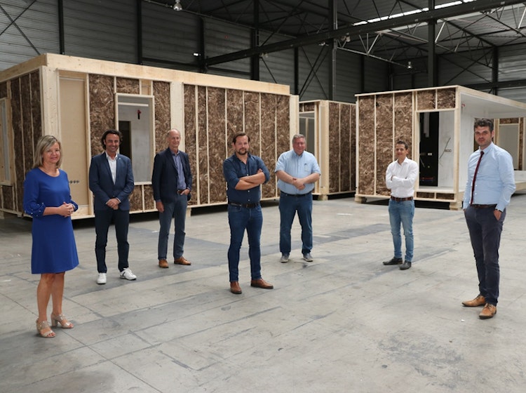 Op de foto van links naar rechts: Nancy Vervoort, Geert Verachtert, Eddy Cox, Filip Timmermans, Raymond Cretskens, Ismaël Ben-Al-Lal, Jan Vrijs