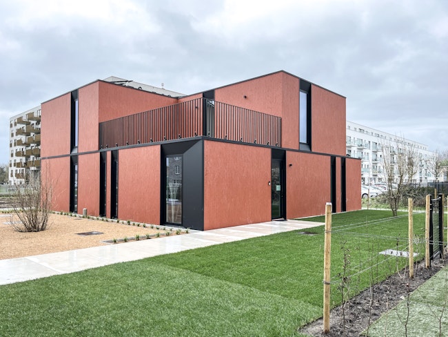 Combinatie twee half-open prefab houtskeletbouw woningen Skilpod #130