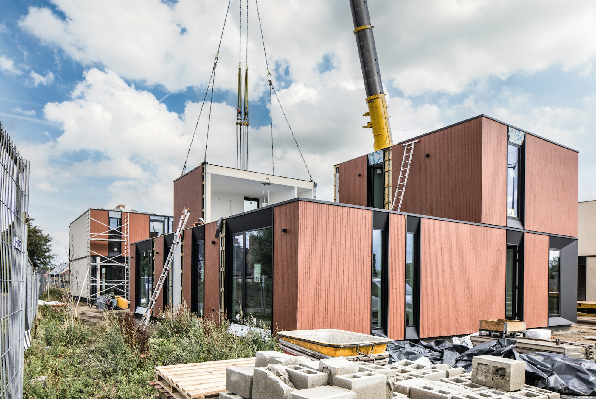 Plaatsing van een Skilpod #130 modulaire woning op Hoedhaar in Lokeren