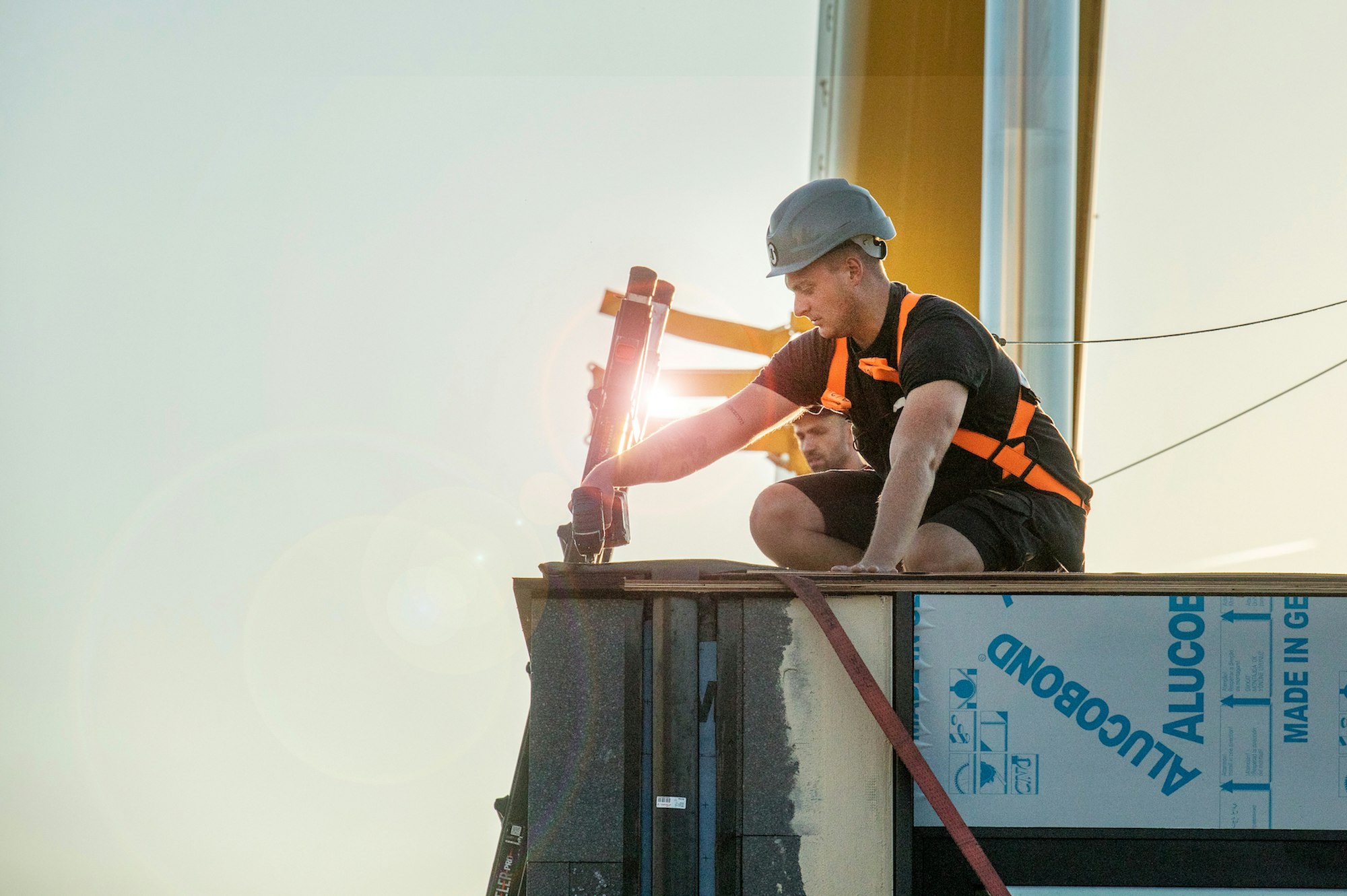 Onsite team Skilpod op de Hoedhaar site in Lokeren doet voorbereidingen voor de plaatsing