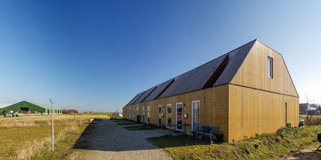 Woonproject de Tuunen Woontij Texel — prefab houtbouw project van Skilpod